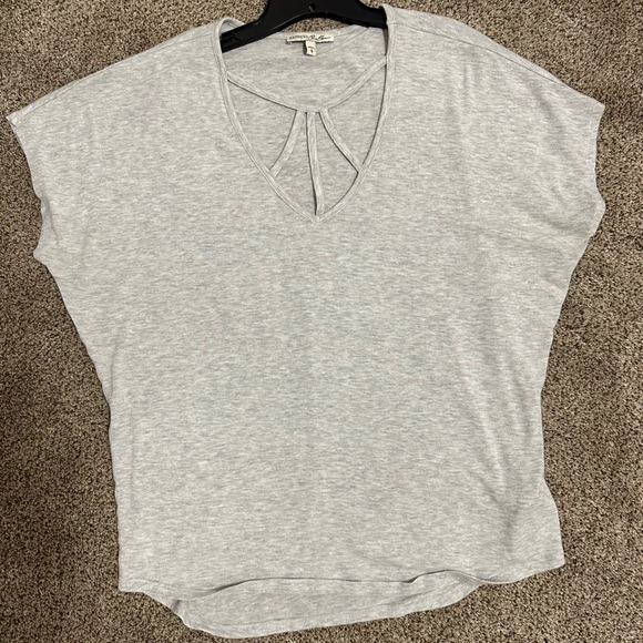 Express one eleven soft stretchy gray t-shirt with caged neckline - Picture 3 of 5